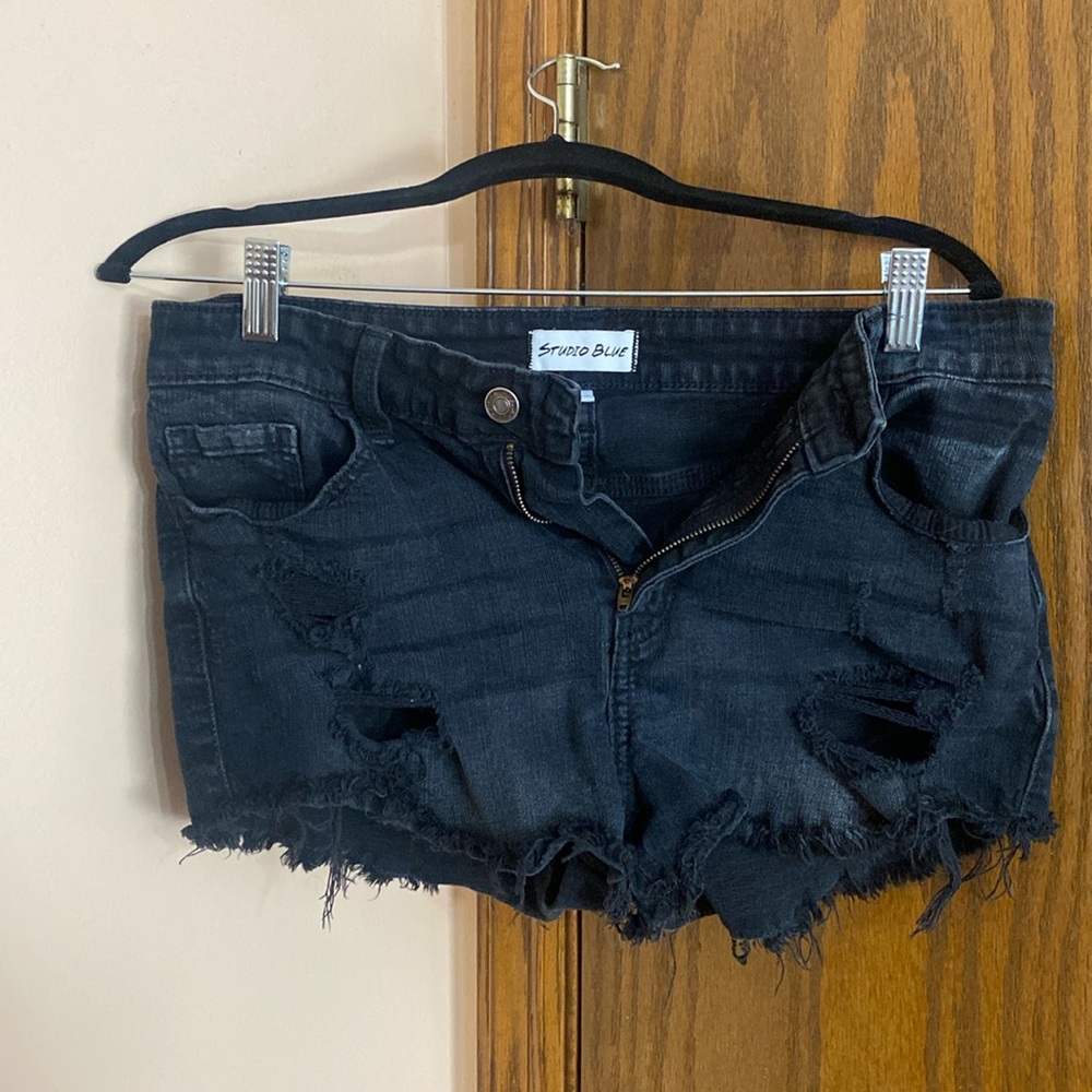 Size 8 black distressed shorts